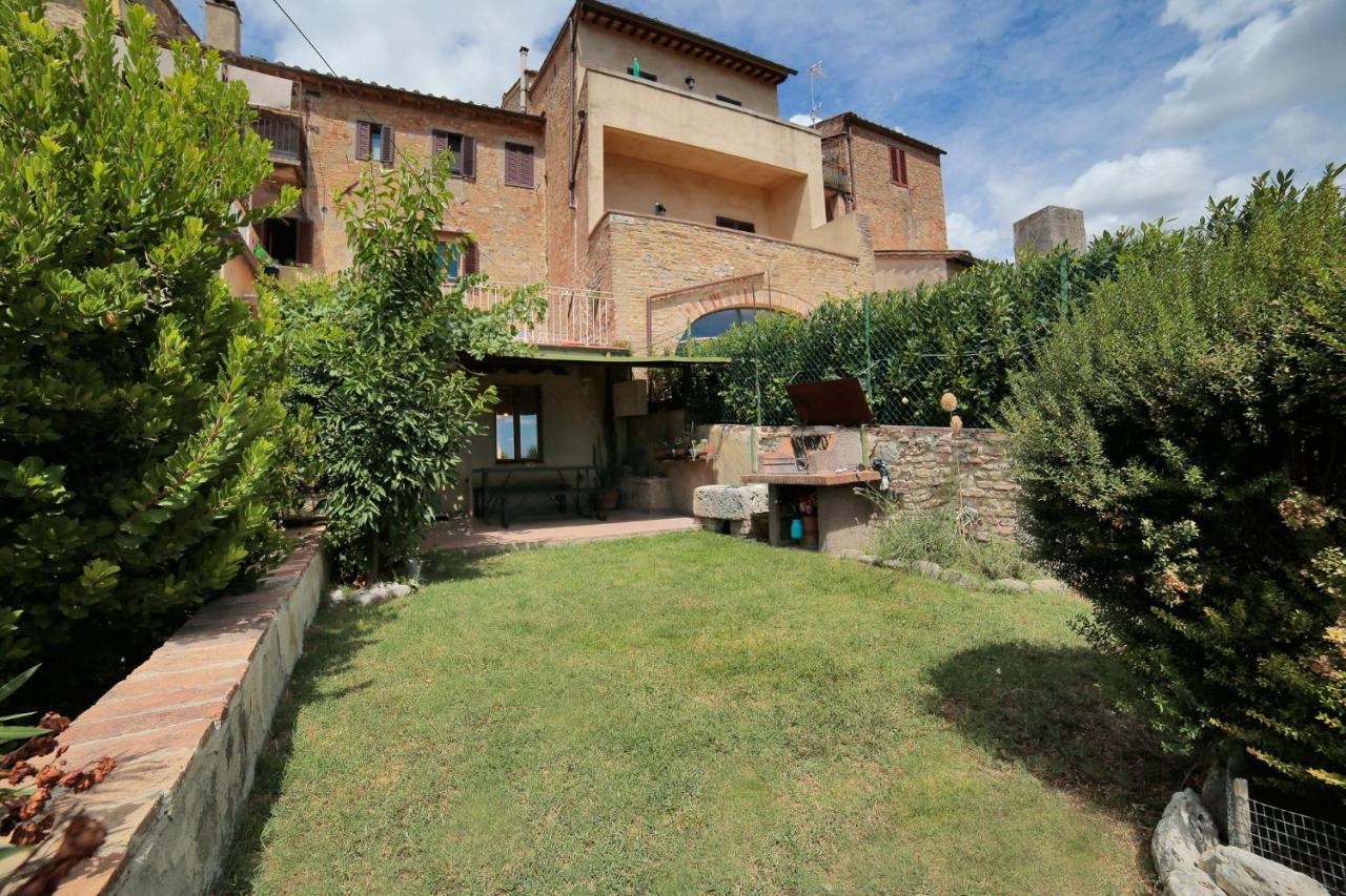 Corte Dei Guelfi San Gimignano Bagian luar foto